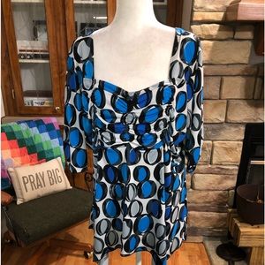 DRESS BARN SIZE 2X MULTICOLORED ABSTRACT POLKA DOT HALF SLEEVE RUCHED FRONT TOP